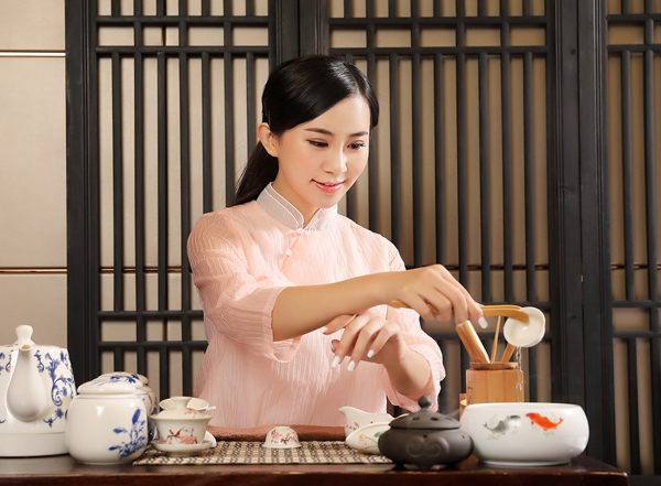 经常去深圳龙岗靠谱男士会馆，这家私藏已久的店推荐给你